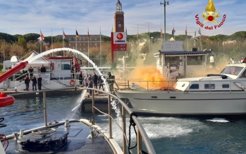 Esercitazione antincendio al porto di Gaeta