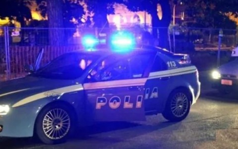 Rissa tra stranieri alle autolinee, aggrediti gli agenti. Arrestato un nordafricano