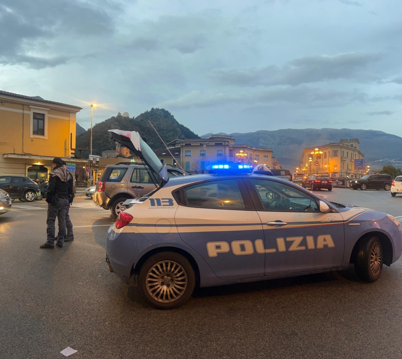 Fuori la scuola con la droga, Daspo per due minori