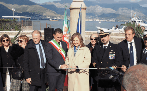 Riaperta Piazza delle Capitanerie di Porto