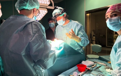 Sanità, dodici interventi in live surgery