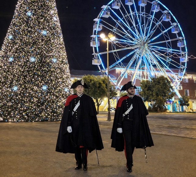 I controlli dei Carabinieri in centro in grande uniforme