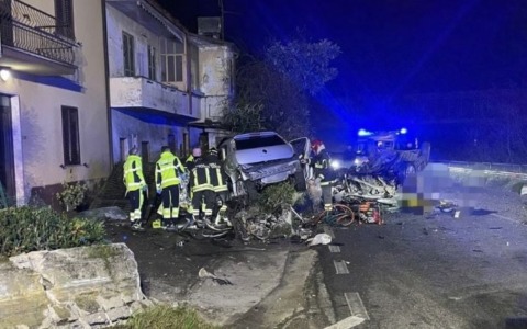 Scontro fra due auto, muoiono Andrea Lombardi di 18 anni e Luigi Ferrante di 40 anni