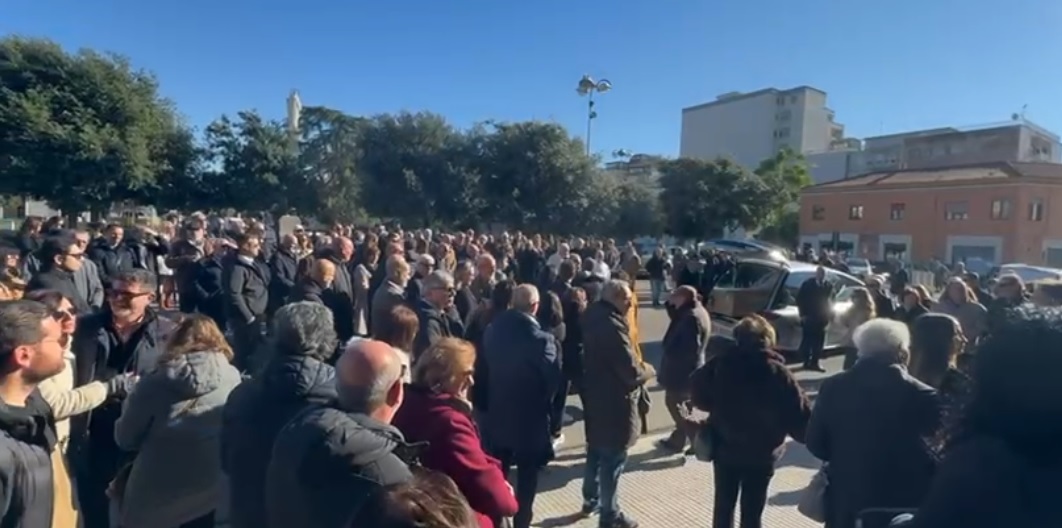 L’ultimo saluto a Roberto Bianconi, l’omaggio del territorio all’uomo e all’imprenditore