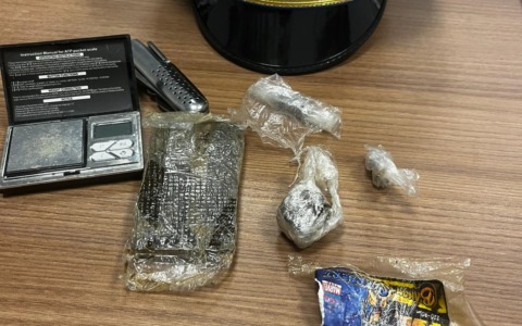 Sorpreso mentre spaccia la droga sul lungomare Caboto, arrestato