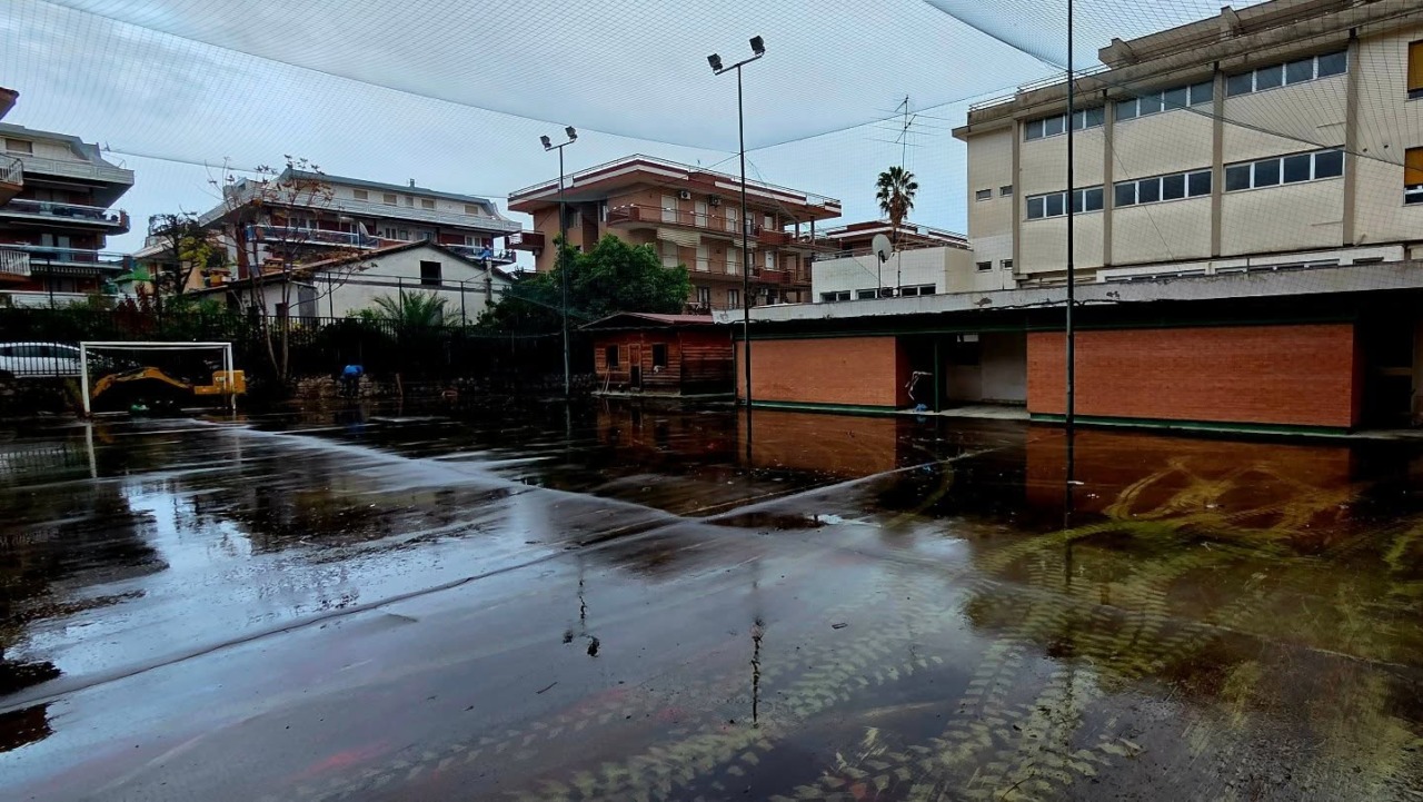 San Giulio: iniziati i lavori per il nuovo campetto polivalente