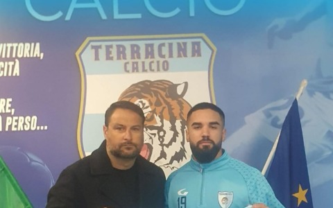 Il centrocampista Peres al Terracina. Solano è della Viterbese