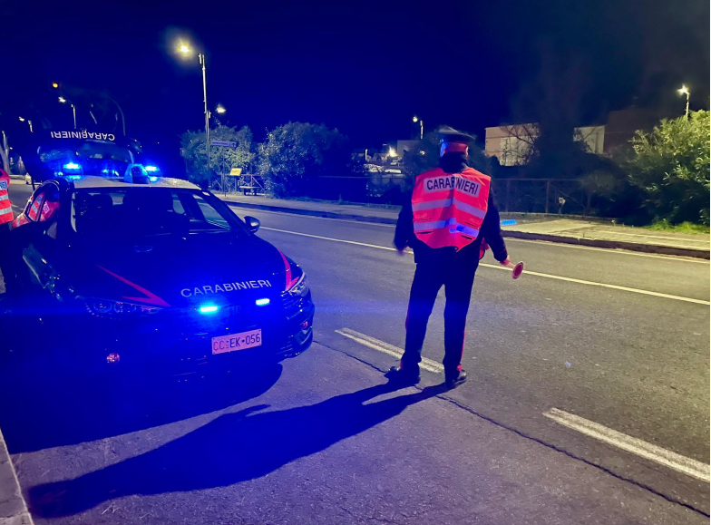 Incidente mentre guida ubriaco, denunciato