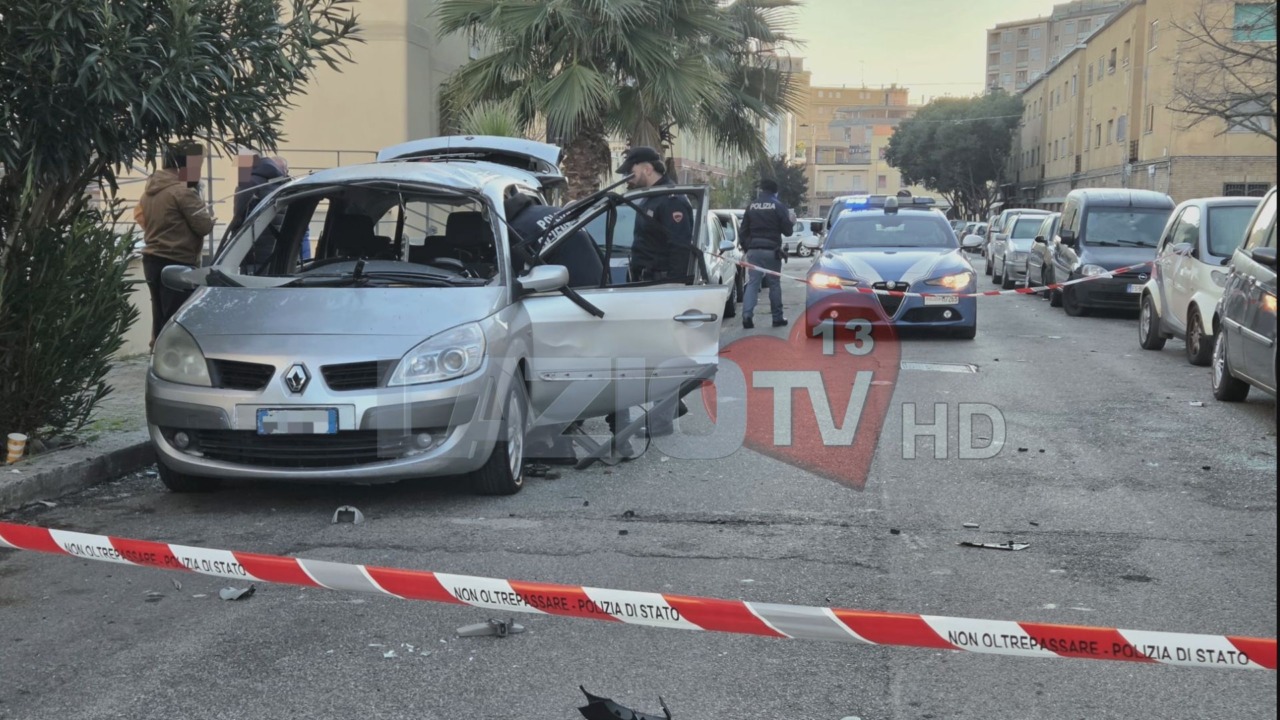 Tornano le bombe in città, distrutta un’auto al Nicolosi