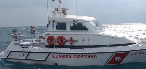 Si ribalta con il kayak al largo del Circeo, salvato dalla Guardia Costiera di Terracina