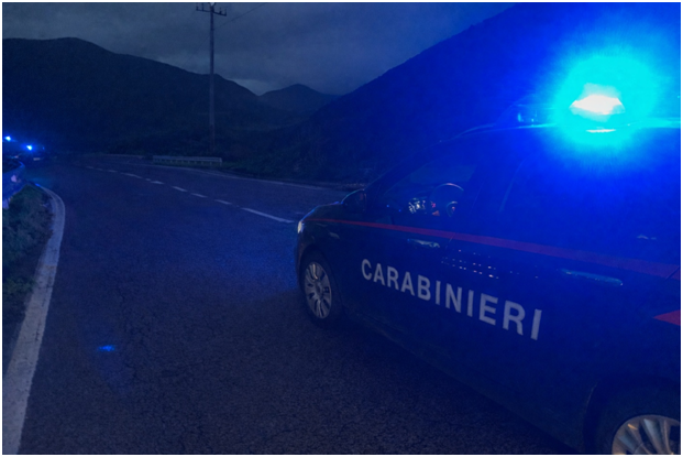 In preda ad allucinazioni si getta nel canale, salvato