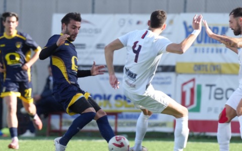 Caos a Viterbo. A Rieti torna mister Scaricamazza. Mauro Fia al Terracina?