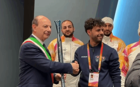 Grande emozione per il passaggio della Fiamma Olimpica