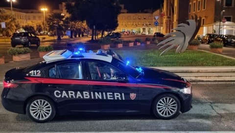 Girava per la città con un coltello a serramanico di 15 cm, denunciato dai Carabinieri