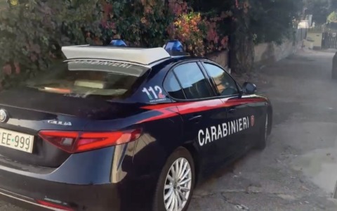 Fermati in auto con hashish e marijuana, denunciati due giovani