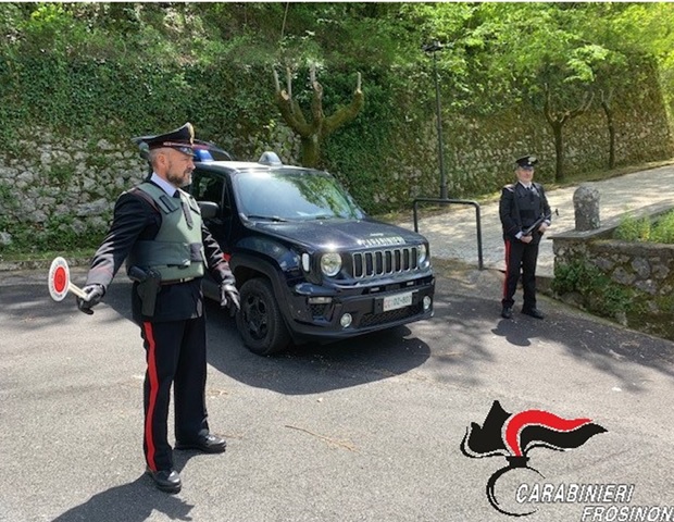 Picchia l’anziana madre nonostante il divieto di avvicinamento, arrestato