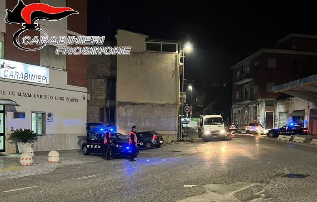 Si fingono clienti di un supermercato, denunciato per furto