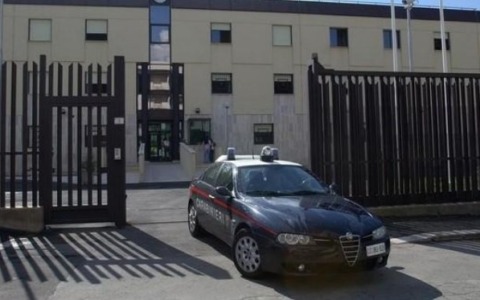 Evade dai domiciliari, arrestata in flagrante una donna di 35 anni