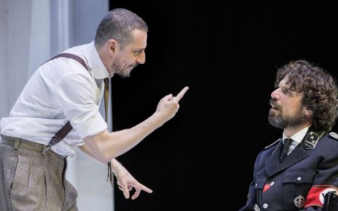 Al Teatro D’Annunzio in scena “Il medico dei maiali”