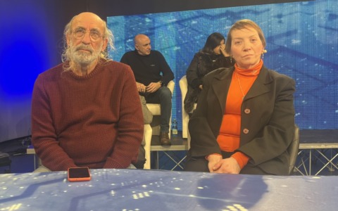 Il suicidio di Paolo Mendico, sospesa la preside. I genitori a Monitor: “Doveva essere licenziata insieme alle sue colleghe”. VIDEO