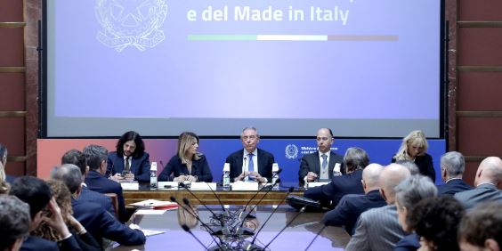 Stellantis conferma gli impegni per l’Italia, nuovi modelli e più produzione anche a Piedimonte San Germano