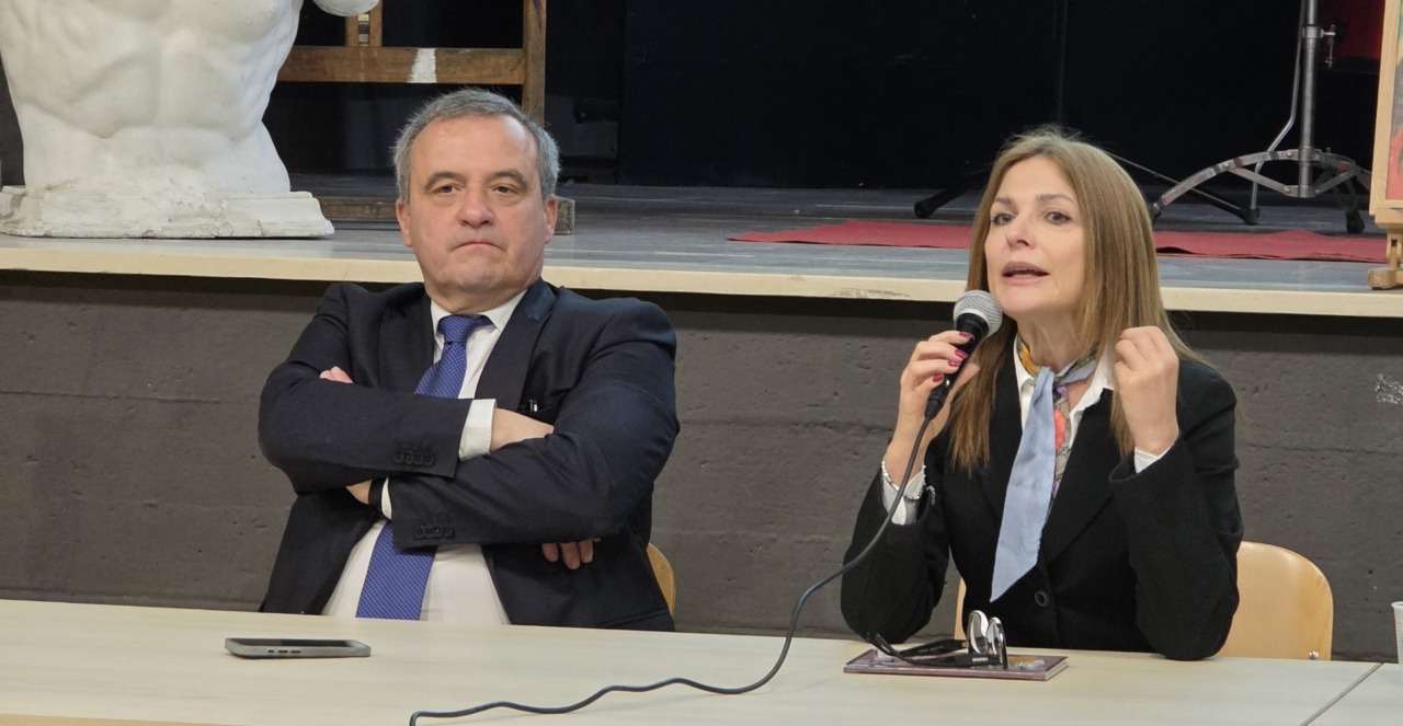 Violenza di genere, incontro al liceo artistico Buonarroti. LE INTERVISTE