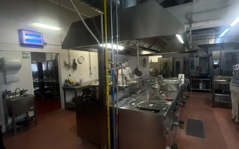 Mense scolastiche: la Commissione Comunale visita il centro cottura e punta alla riduzione dell’impatto ambientale