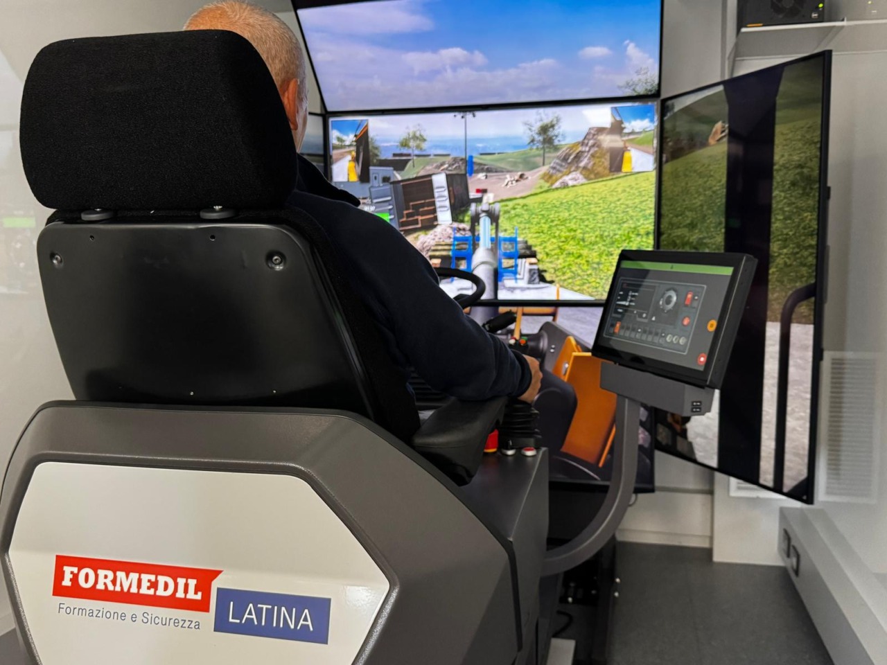 Istituto Fermi-Filangieri, Open Day speciale in piazza