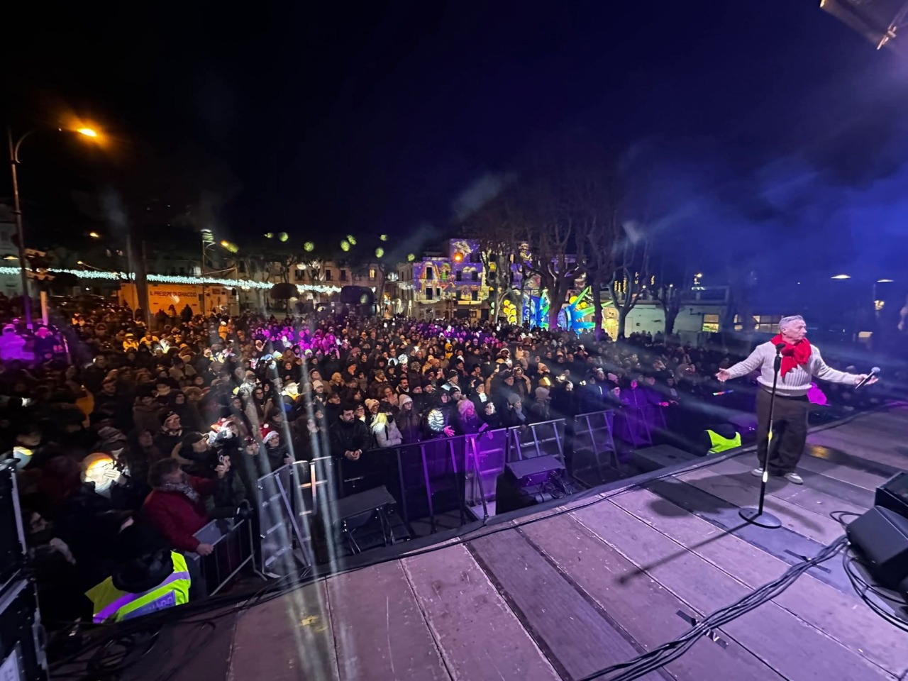 Successo per il Capodanno in piazza con il concerto di Paolo Belli e della sua Band