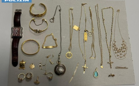 Truffa del falso nipote, due arresti. Recuperati 17 mila euro in oro