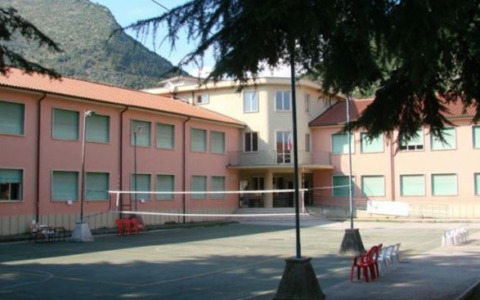 Ladri a scuola, rubati 60 computer