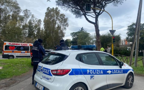 “Collo d’oca”, sgomberata dopo ore l’abitazione in viale Le Corbusier