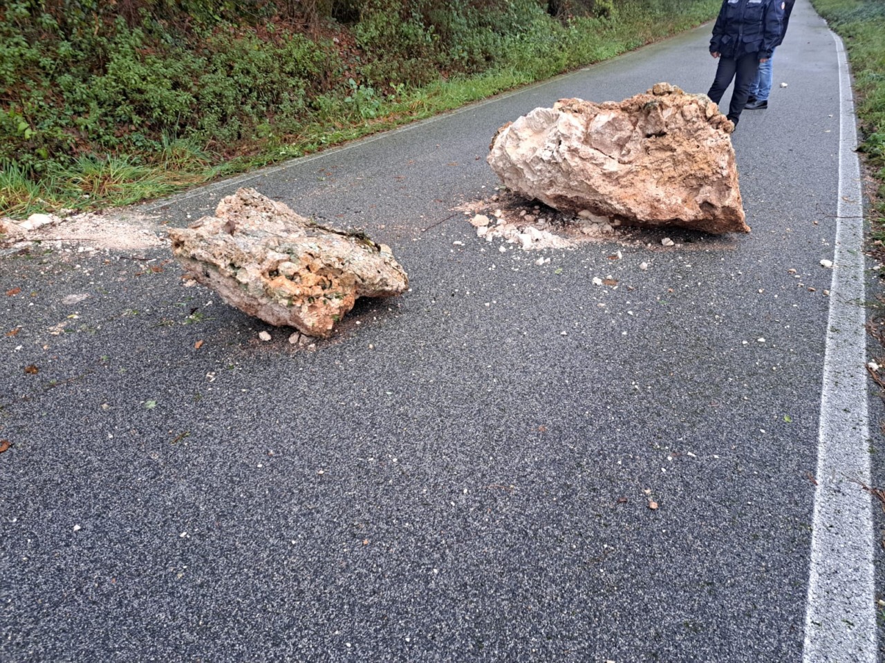Maltempo, ancora danni e disagi in Ciociaria. A Frosinone esonda il fiume a Maniano, una frana a Veroli, strade bloccate in diversi centri