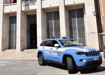 Controlli della Polizia nelle zone rosse. Allontanato uno straniero con precedenti per violenza sessuale