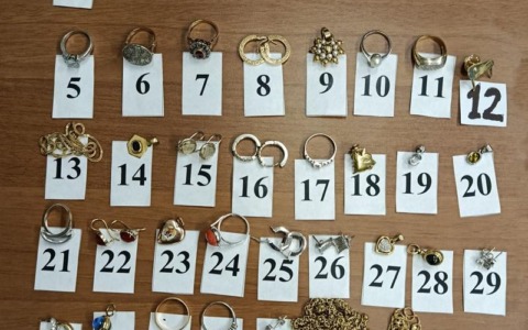 Truffa con la targa clonata, due persone fermate dalla Polizia Stradale