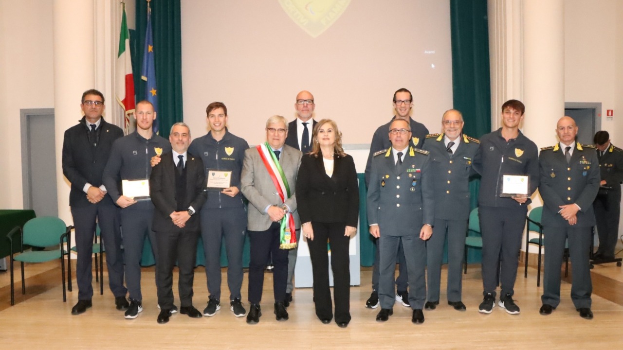 Fiamme Gialle, premiati i Campioni del Mondo del quattro di coppia