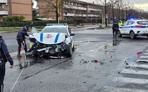 L’incidente in viale Kennedy, il sindaco Celentano sul ferimento di due agenti della Polizia Locale