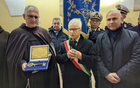 Celebrazioni S. Francesco. Consegnate le chiavi della città a Fra Massimo Fusarelli