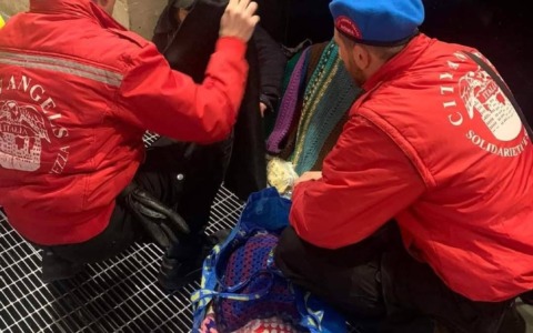 Progetto Cuore per i senzatetto. Consegnate coperte di lana anche negli ospedali