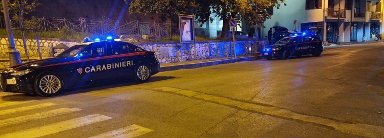 Alla guida di un’auto rubata e con arnesi da scasso, denunciato