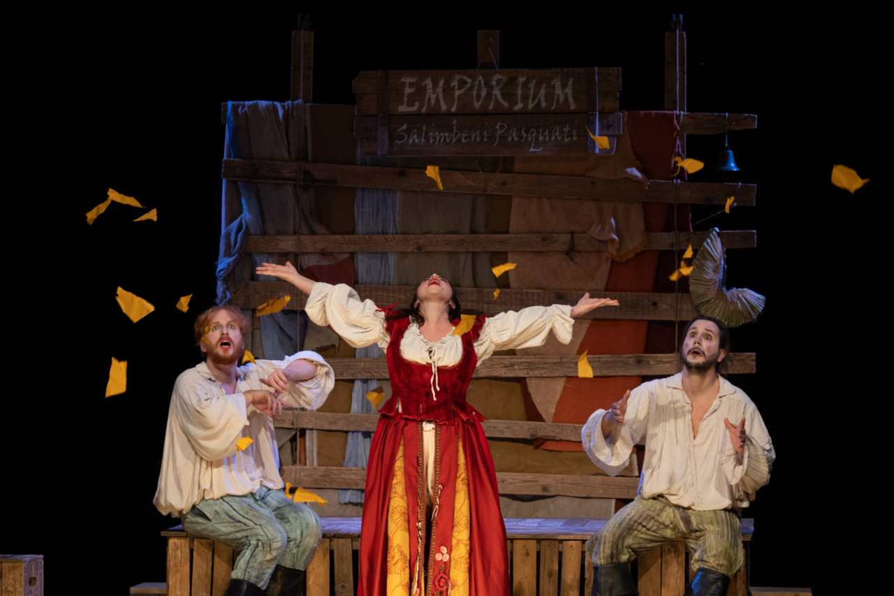 Risate in platea con “Romeo e Giulietta. L’amore è saltimbanco”