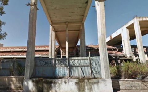 Tenta di rubare il rame e muore folgorato