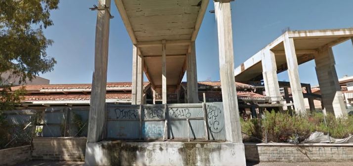 Tenta di rubare il rame e muore folgorato