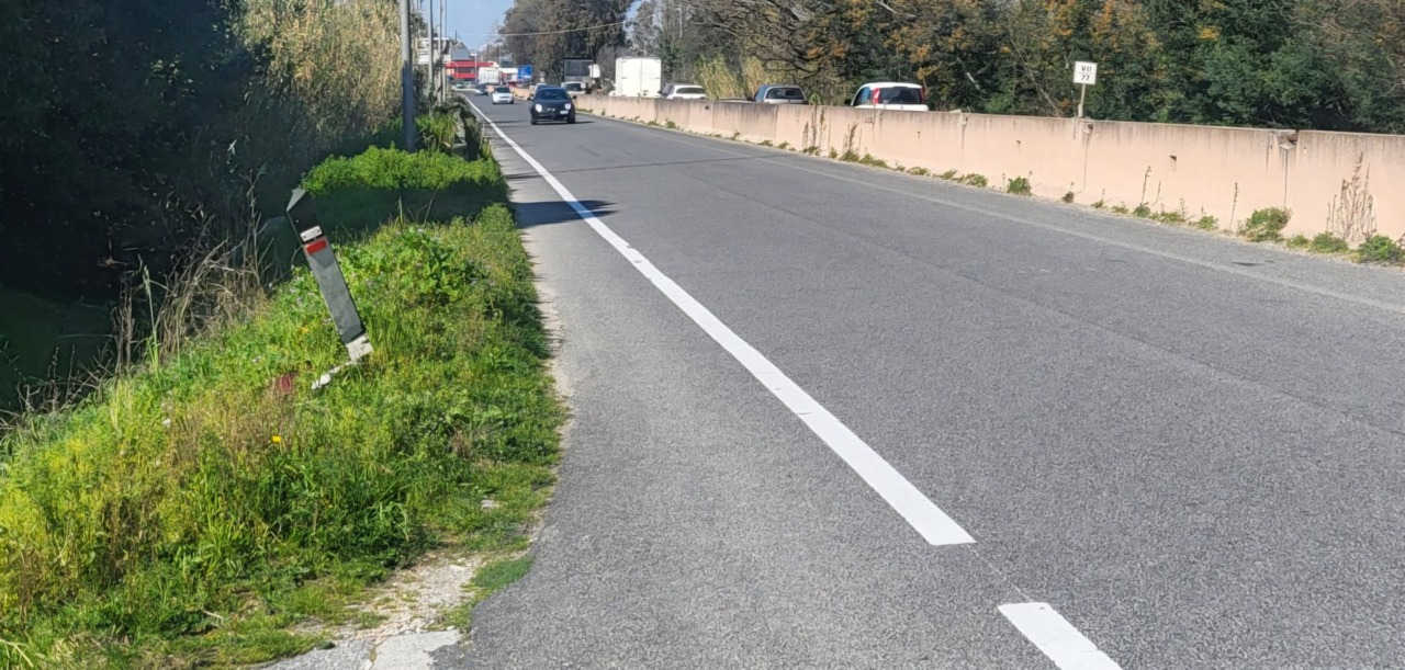 Tamponamento tra 4 auto sulla Pontina, feriti due bambini