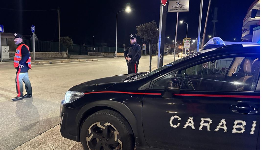 Fermati con crack e contanti, denunciati uomo e donna