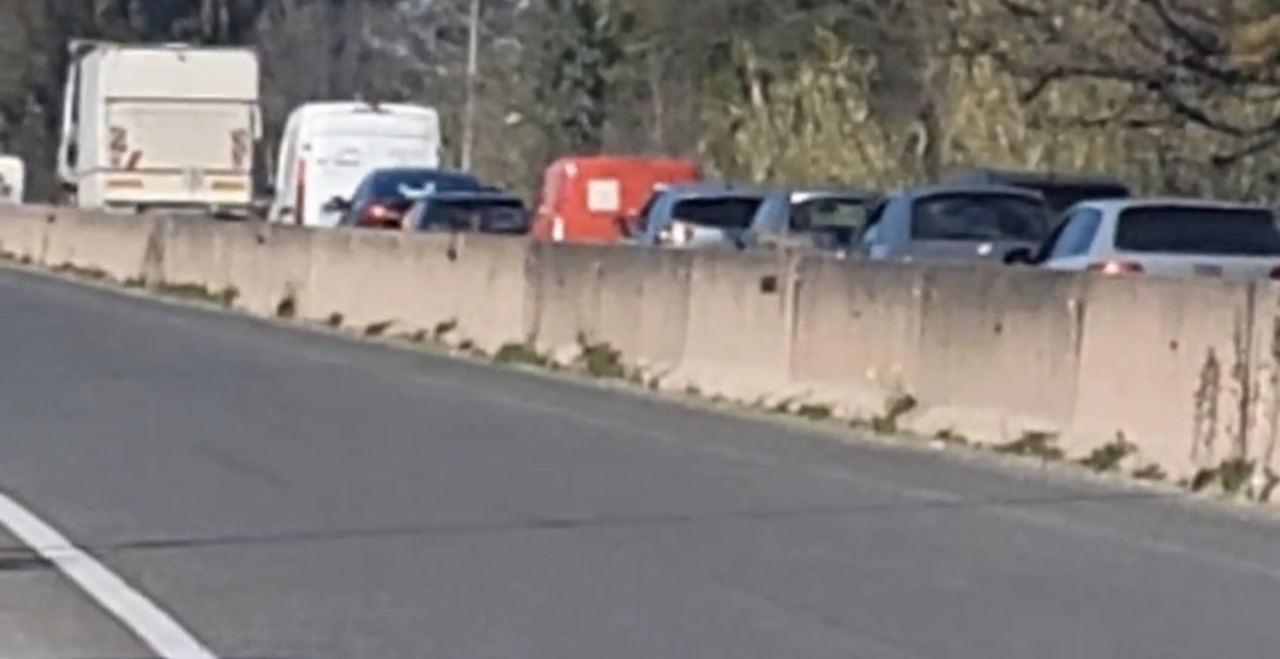 Incidente sulla Pontina, lunghe code in direzione Roma