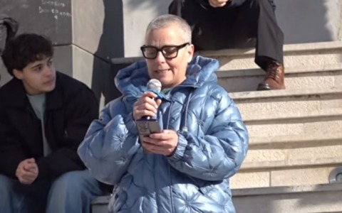 Caso Mendico, la manifestazione degli studenti. I genitori: “Condividiamo l’iniziativa dei nostri ragazzi”. VIDEO