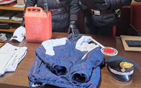 Attentati incendiari contro l’abitazione degli zii, identificato e denunciato il nipote