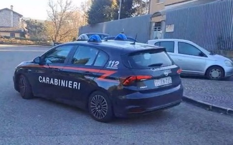 Alla guida di un’auto senza mai aver ottenuto la patente, denunciato un pregiudicato del posto