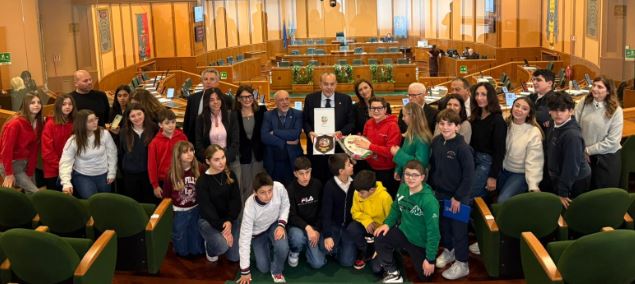 Il Presidente del Consiglio regionale ha ricevuto i ragazzi di Fondi